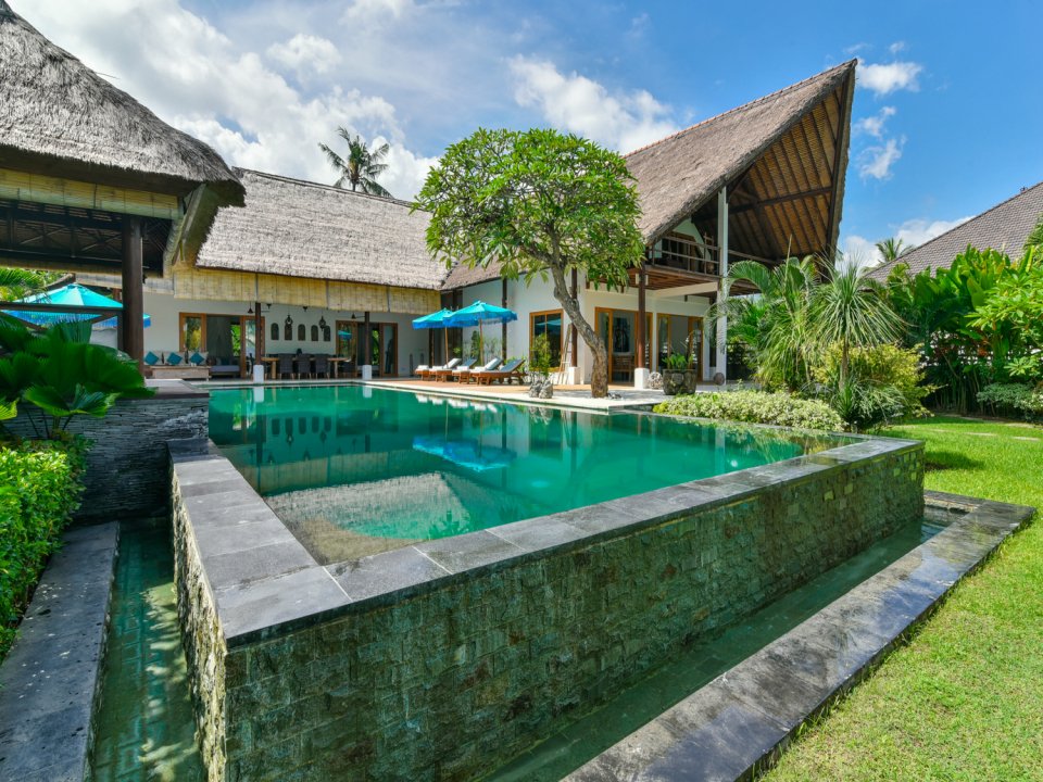 villa brongbong pantai.  